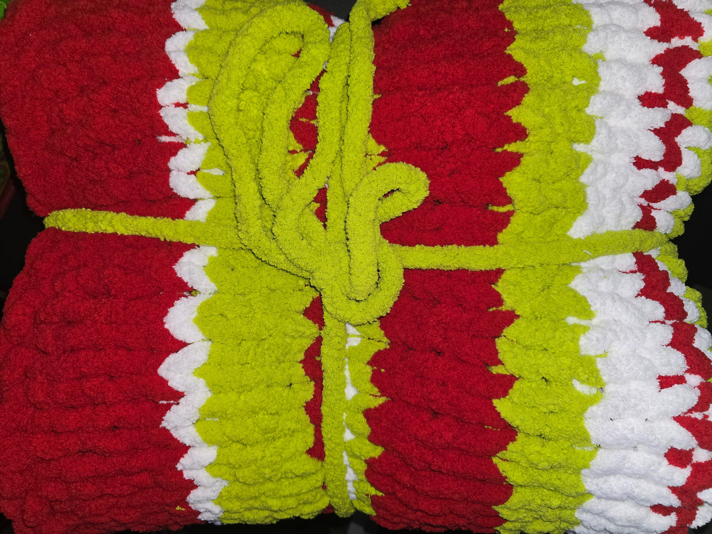 Grinch Blanket Gift Set