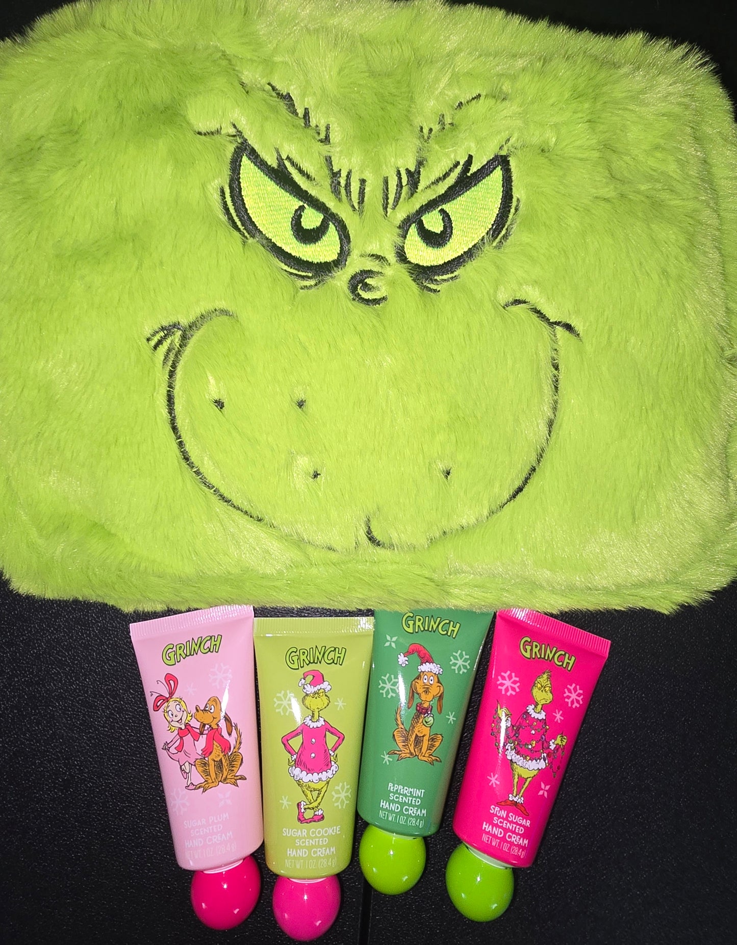 Grinch Blanket Gift Set